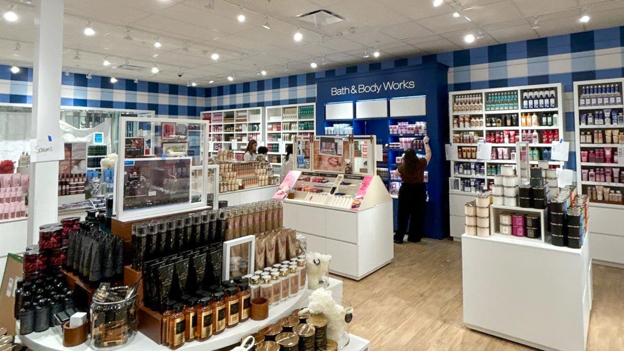 Bath&Body Works offices inside