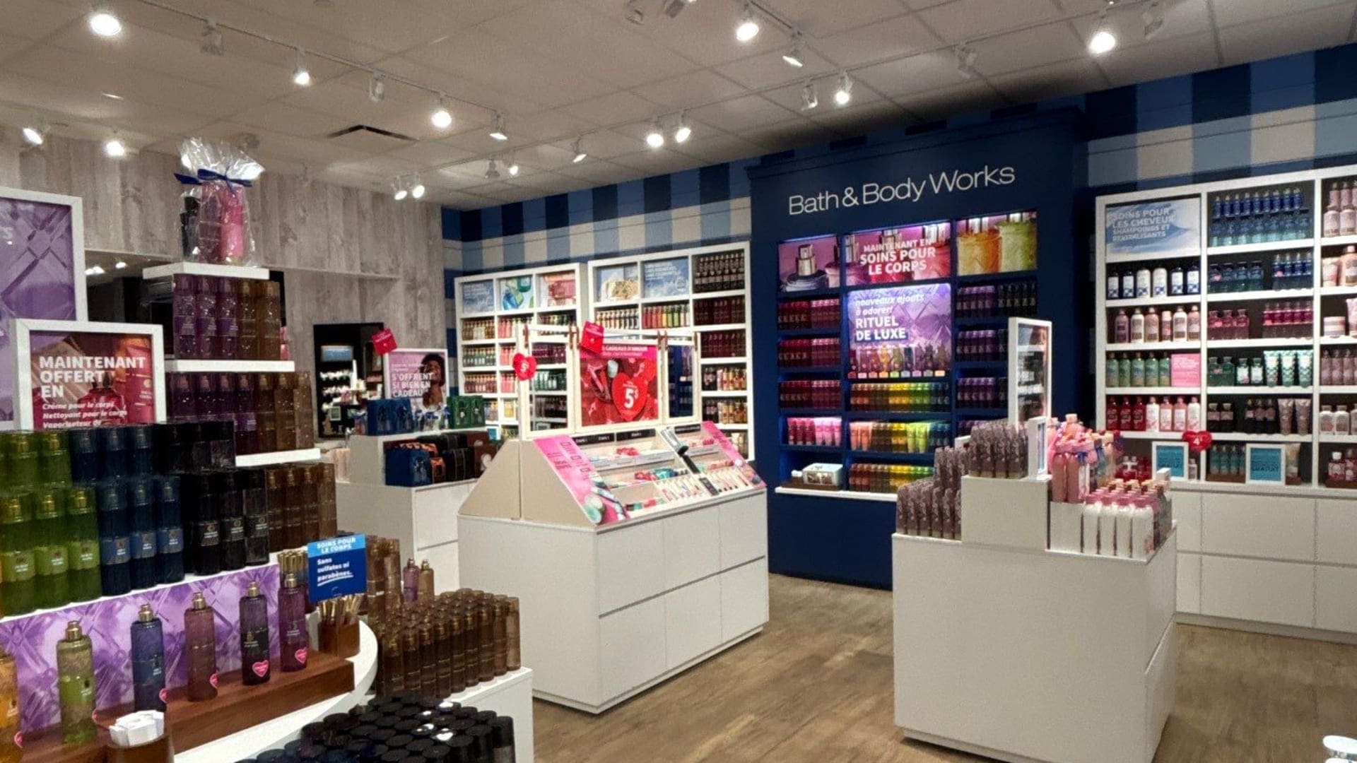 Bath&Body Works Store inside