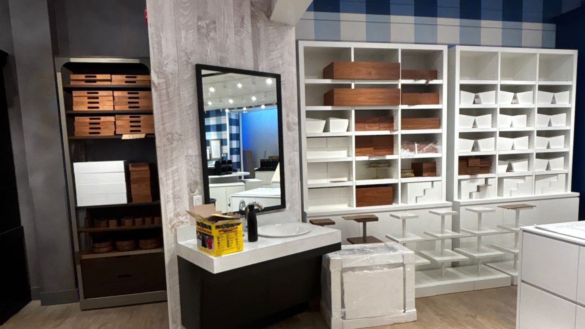 Bath&Body Works Store inside