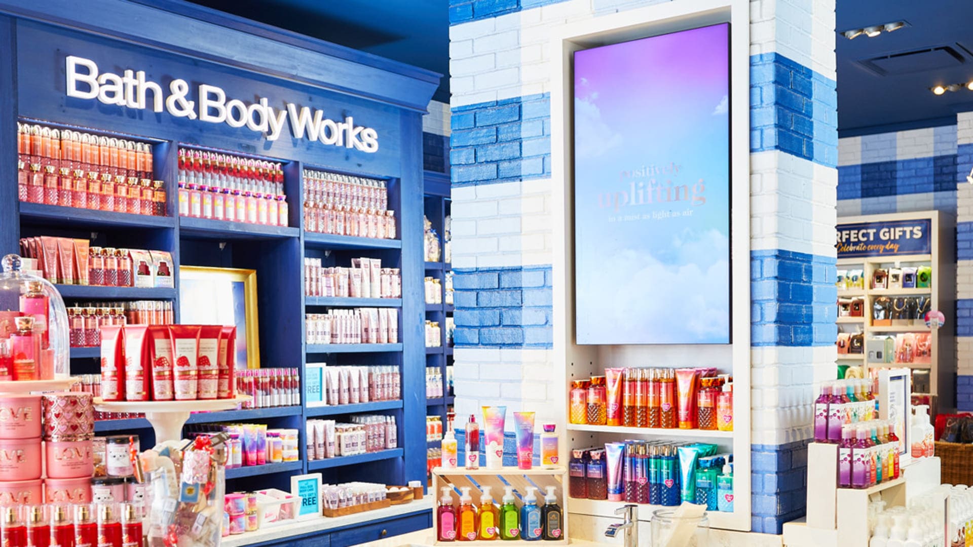 Bath&Body Works Store inside