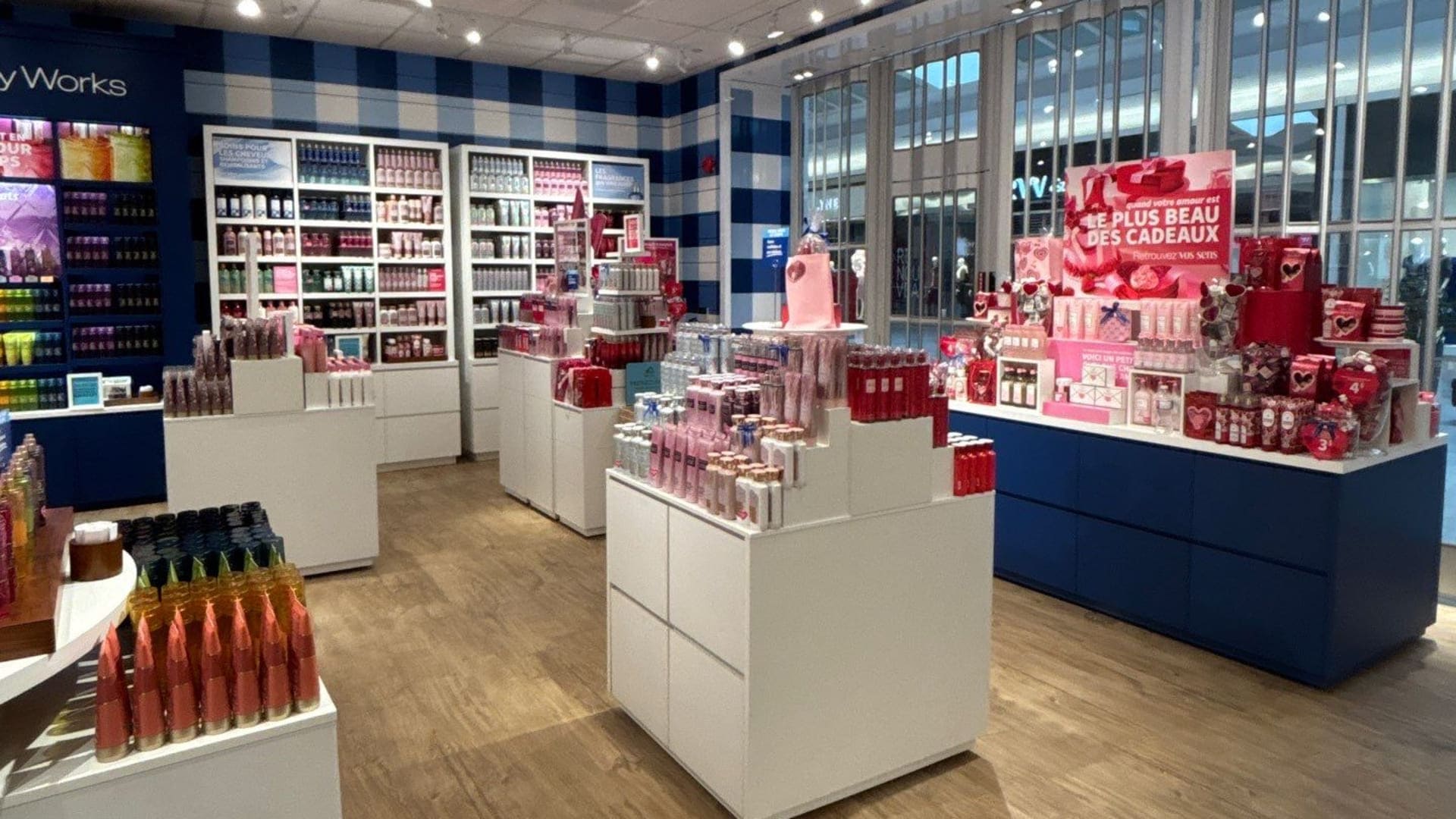 Bath&Body Works Store inside