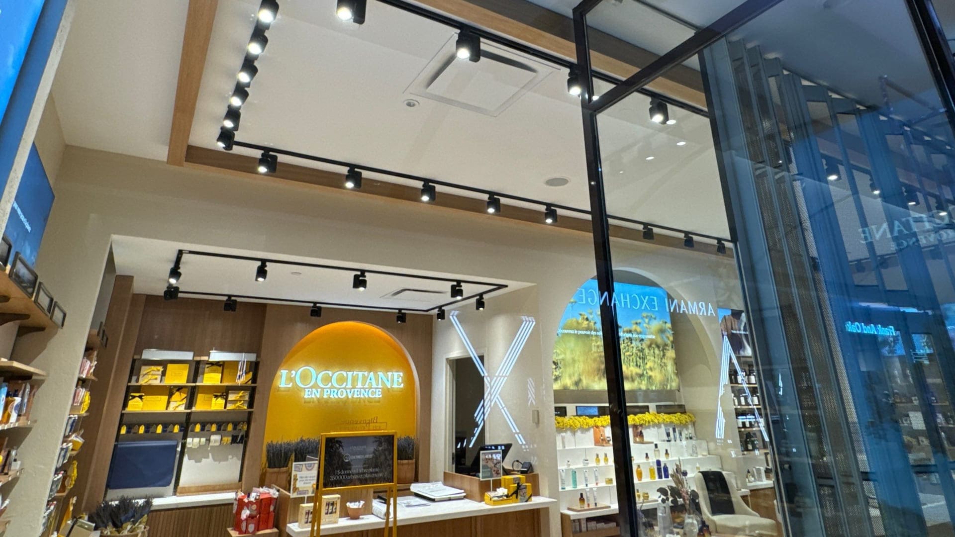 L'OCCITANE store interior